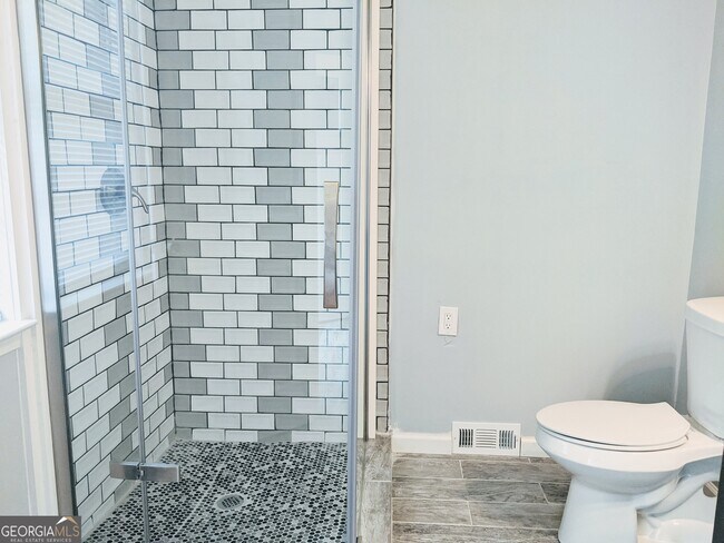 Building Photo - 6096 Shallow Creek Ln