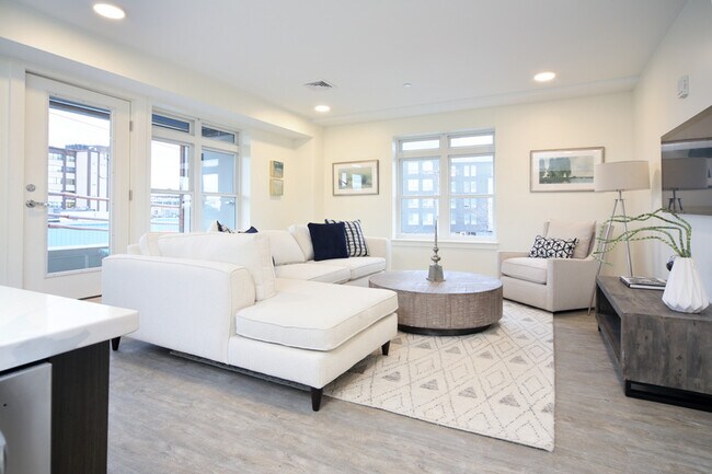 Foto del edificio - 24 Penniman Rd