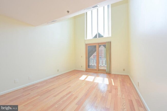 Building Photo - 115 N Lee St