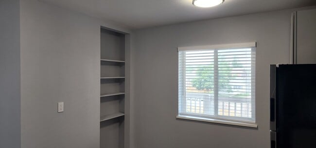 Building Photo - 36 Hunters Way