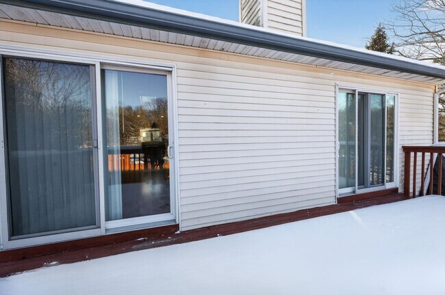 Foto del edificio - 23a Rosman Rd.