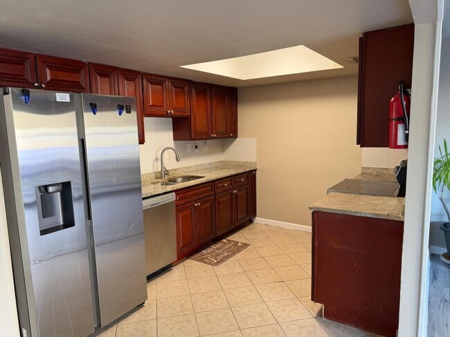 Foto del edificio - 8 Fireside Ct