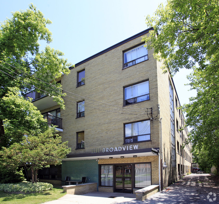 Primary Photo - 1111 Broadview