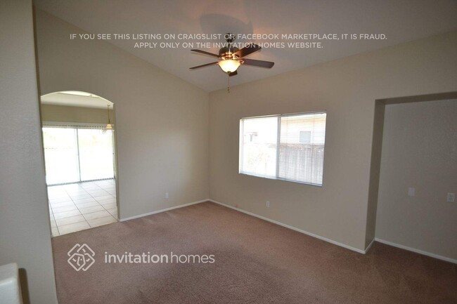 Building Photo - 40057 Daphne Dr