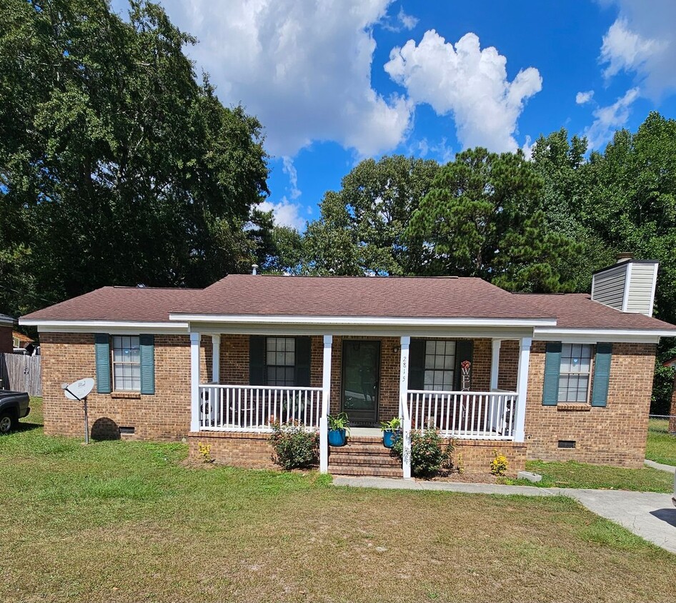 Primary Photo - 3 BR Brick Ranch