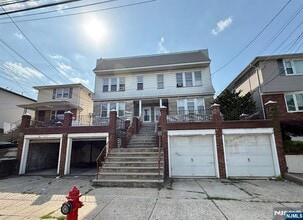 Building Photo - 165-167 Davis Ave
