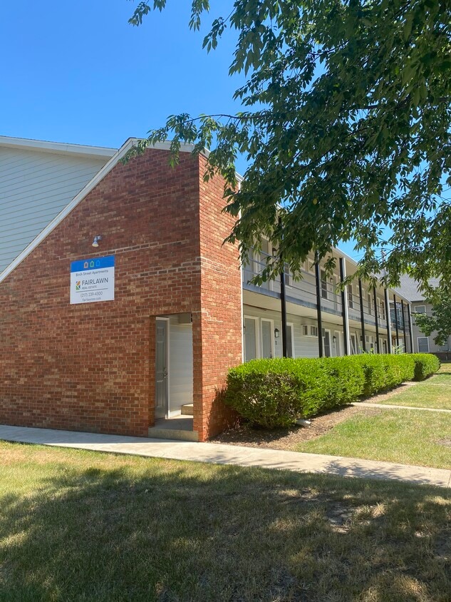 Birch Street Apartments 307311 Birch St Champaign, IL