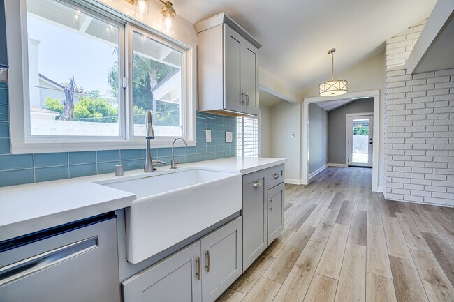 Building Photo - 4529 Tobias Ave