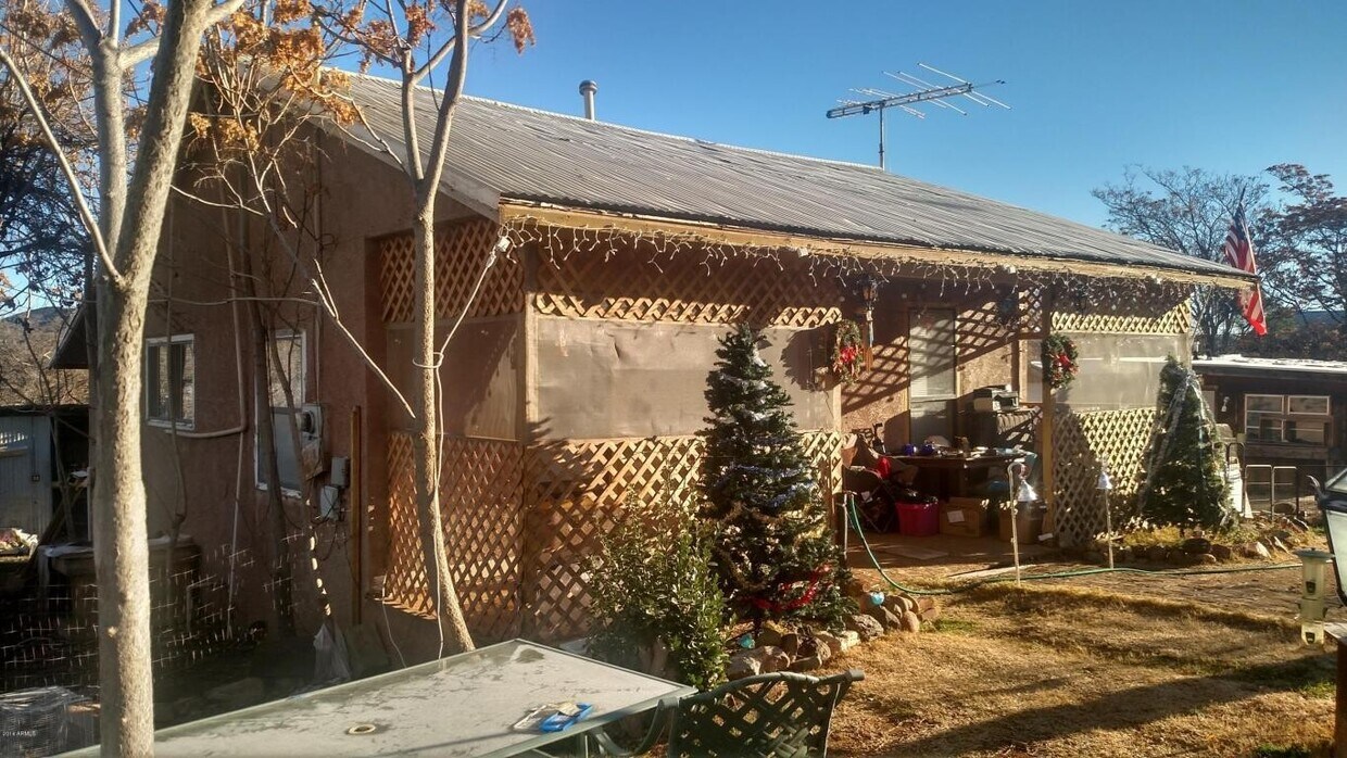 Primary Photo - RENT-TO-OWN!!! 2 homes on 1/3 acre of land...