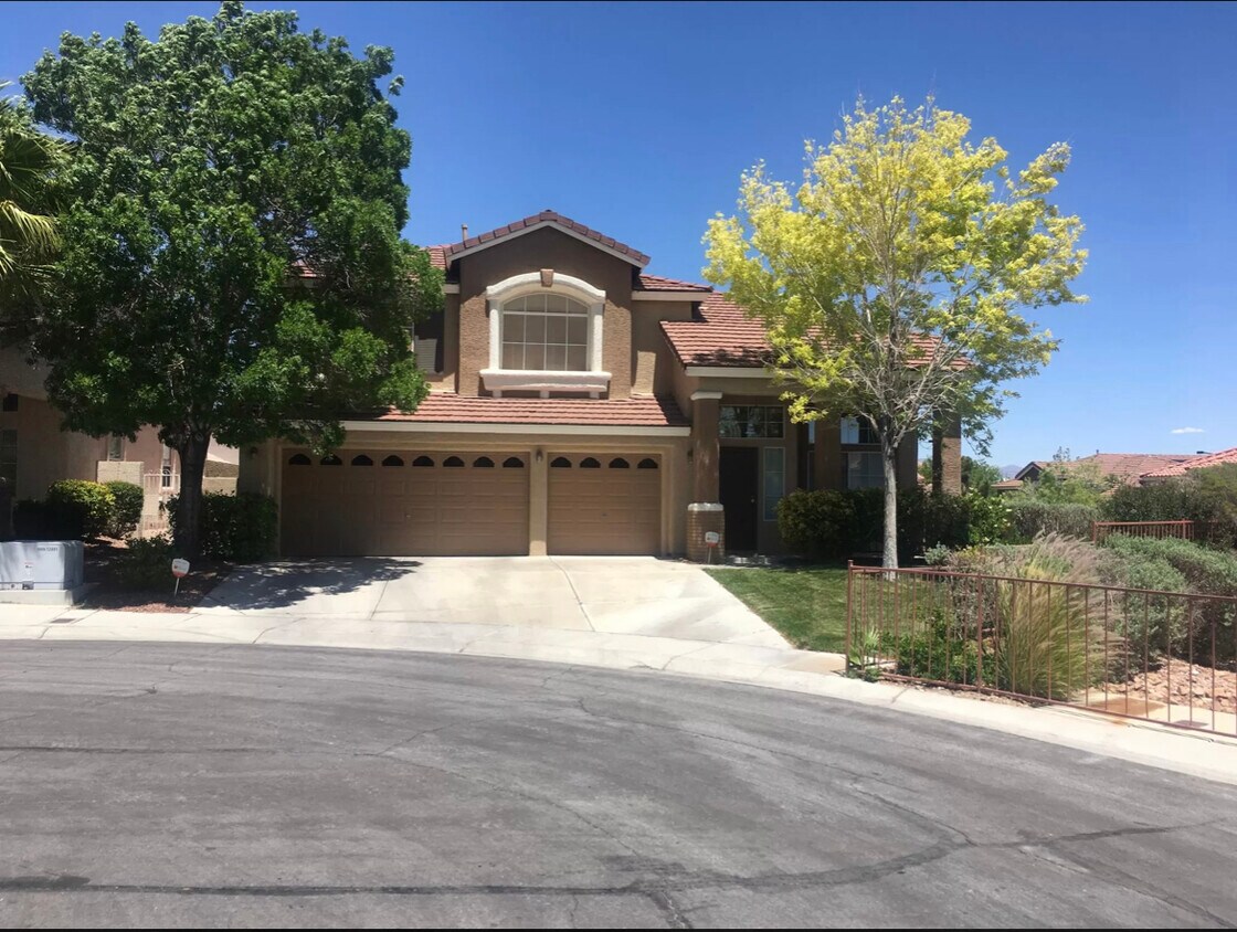 Primary Photo - 10100 Cypress Glen