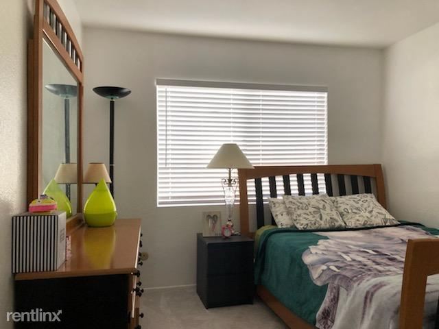 Building Photo - 1 br, 1 bath Townhome - 1726 Pepper St. E ...