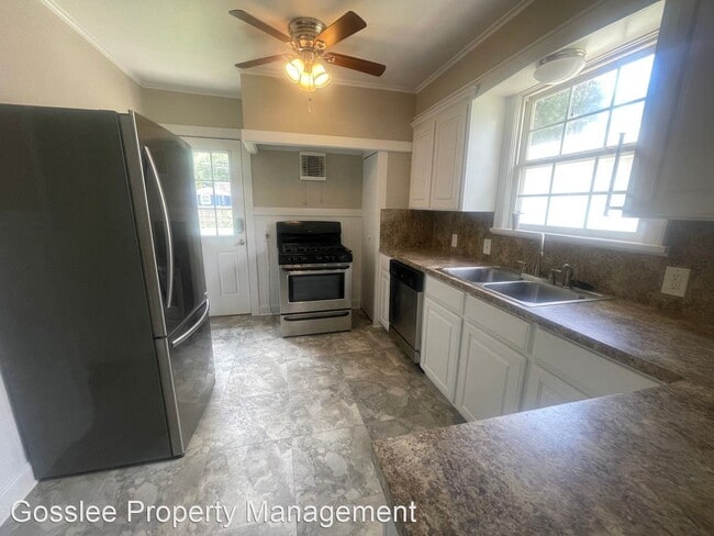 Building Photo - 3 br, 2 bath House - 235 Pennsylvania Avenue