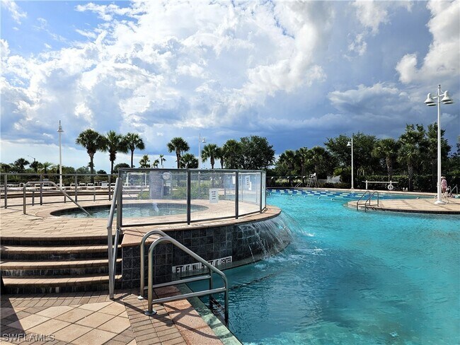 Foto del edificio - 5739 Oakmont Ct