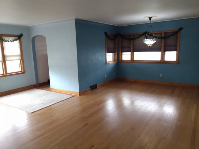 Building Photo - 2124 21st Ter S