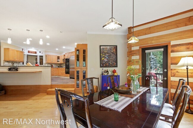 Building Photo - 3 br, 2.5 bath House - 2347 48th Ave SW #B