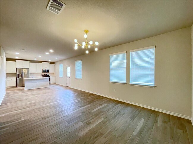 Foto del edificio - 1603 Denesa Dr