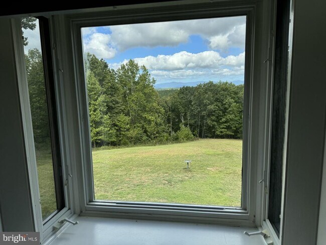 Foto del edificio - 5121 Ridge Rd