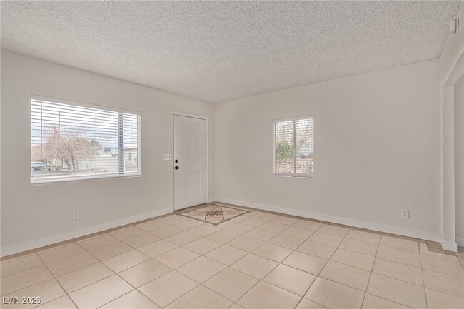 Building Photo - 14 Nevada Way
