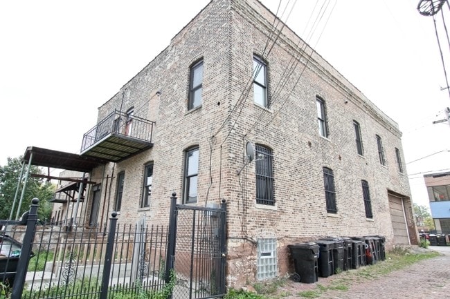 Building Photo - 9138-9140 S Baltimore Ave