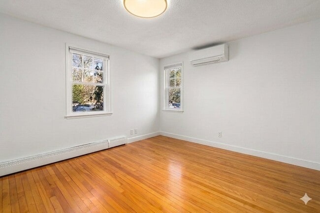 Foto del edificio - 22 Munroe Rd