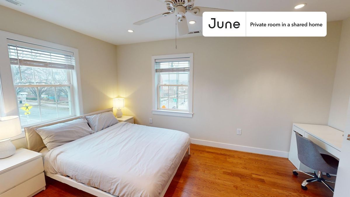 Private bedroom in 3 bed/3 bath Home - Private bedroom in 3 bed/3 bath Home