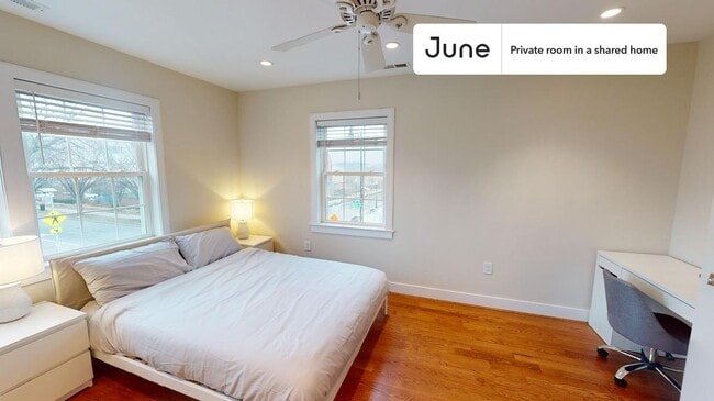 Private bedroom in 3 bed/3 bath Home - Private bedroom in 3 bed/3 bath Home