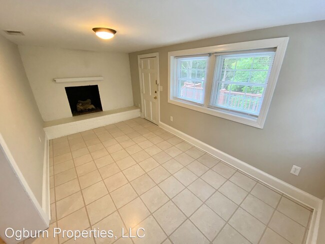Building Photo - 2719 Reynolda Rd