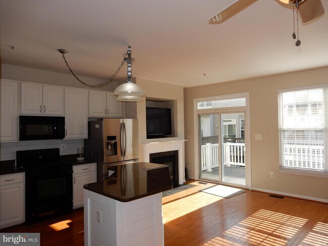 Building Photo - 4009 Apple Jack Ct