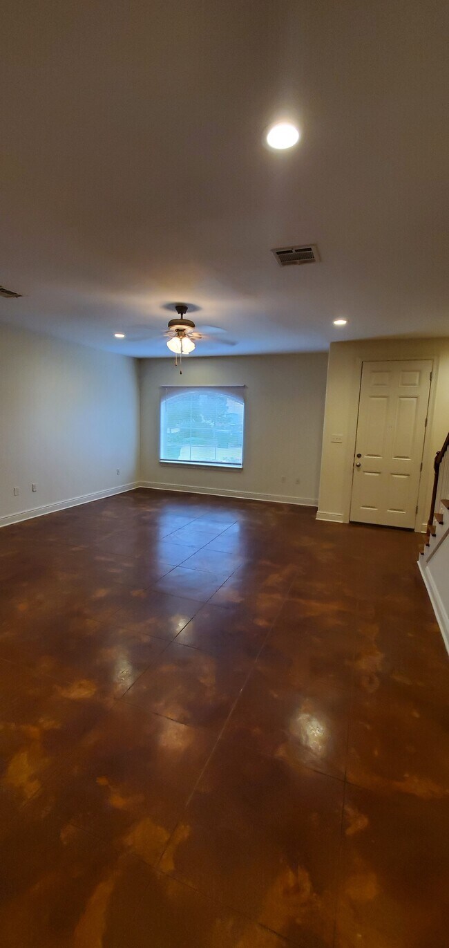 4809 Ihles Rd, Lake Charles, LA 70605 Townhome Rentals in Lake