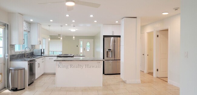 Foto del edificio - 4 br / 3 bath w/Lg Lanai &detached office ...