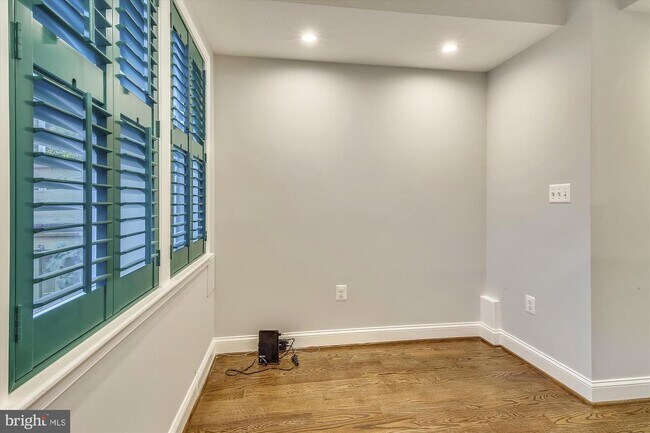 Foto del edificio - 1155 3rd St NE