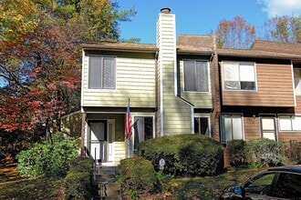 Building Photo - 964 Sutton Ct