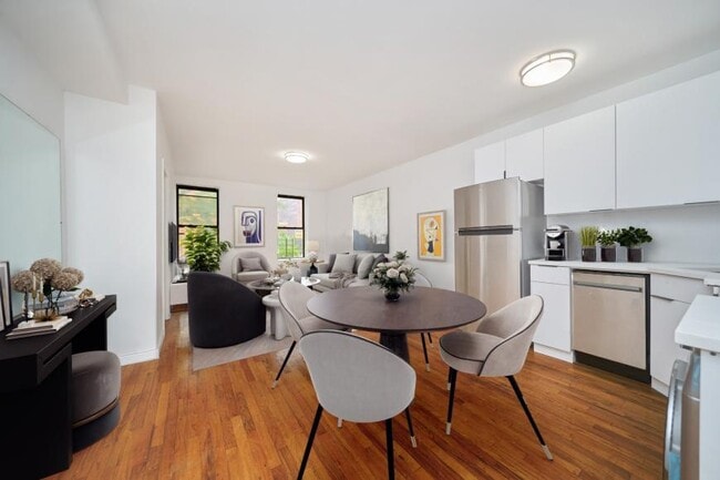 Building Photo - 3 bedroom in NEW YORK NY 10018