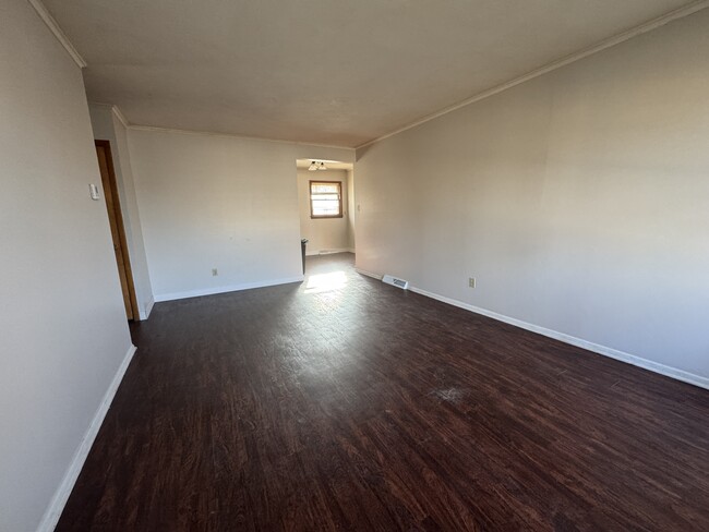 living room - 2421 Hobbs Dr