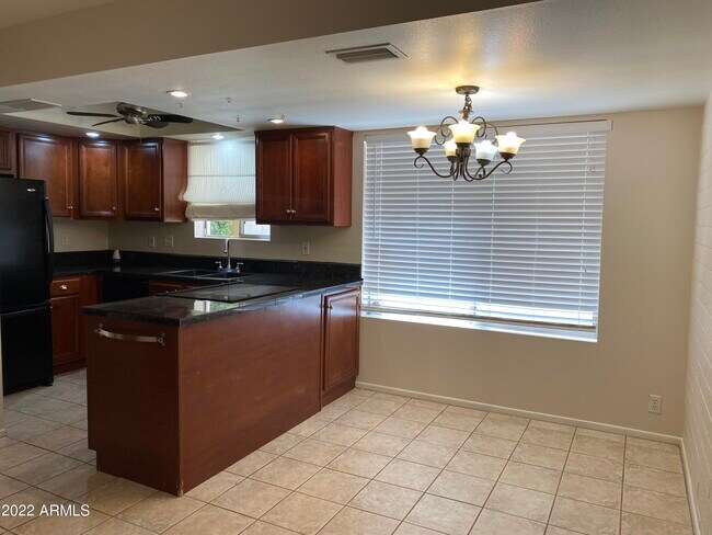 Foto del edificio - 4925 N 73rd St