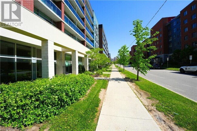 Building Photo - 308 Lester St