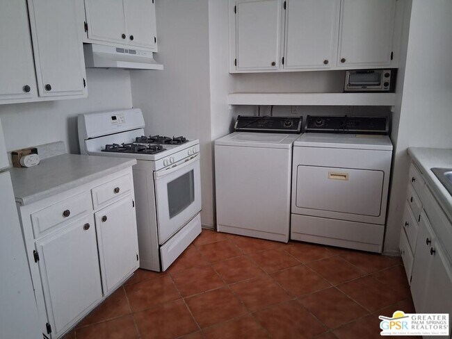 Foto del edificio - 65798 5th St