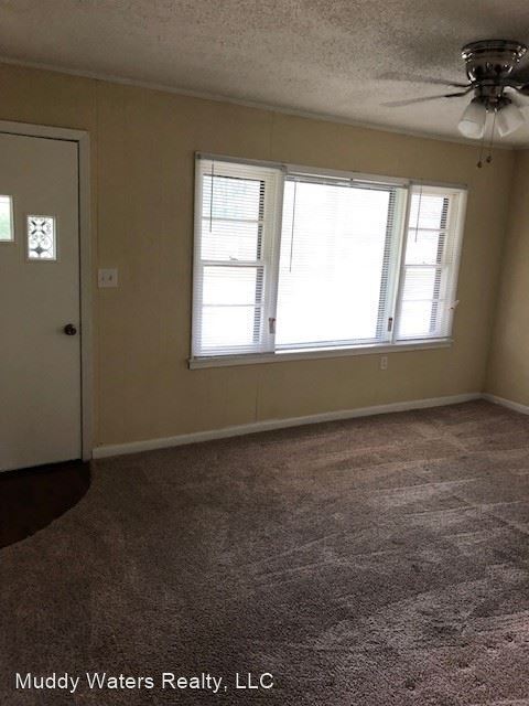 Building Photo - 3 br, 1 bath House - 238 West Rd
