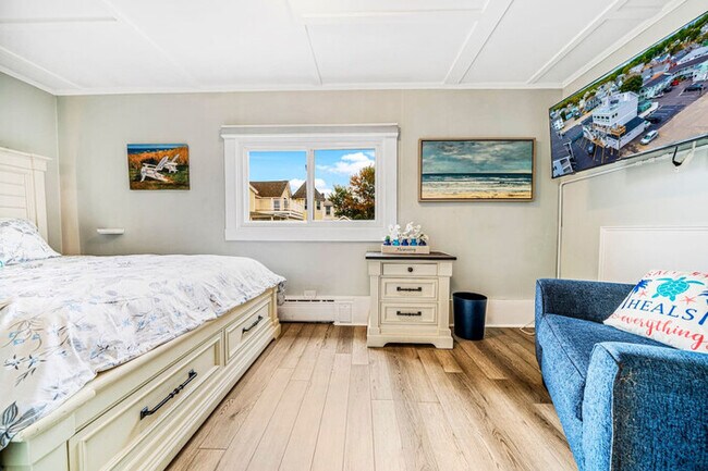 Building Photo - Beachside Retreat | Steps to Surf | Coasta...