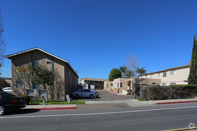 Building Photo - Las Lomas Apartments