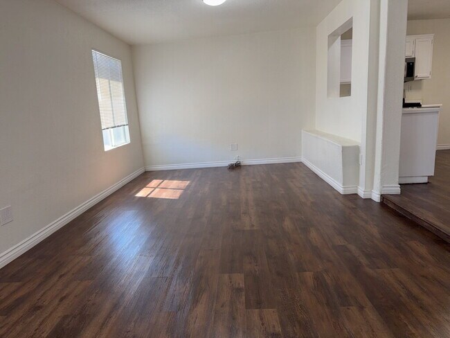 Foto del edificio - 1037 Milestone Ave