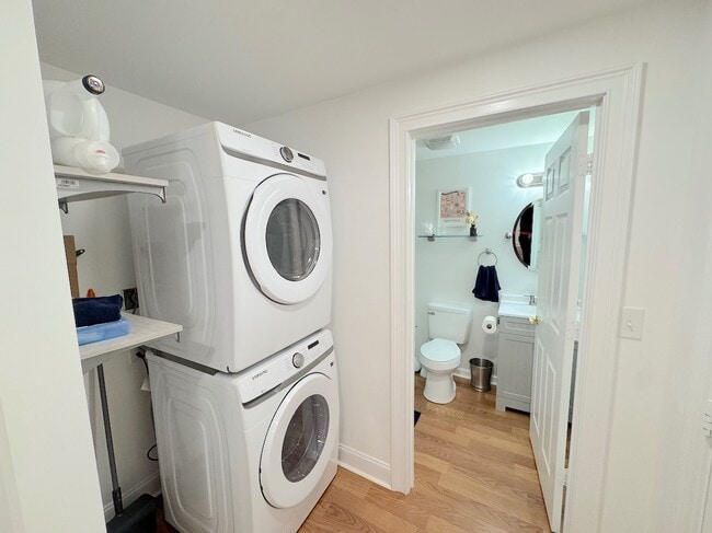 Building Photo - 2108 Burroughs St