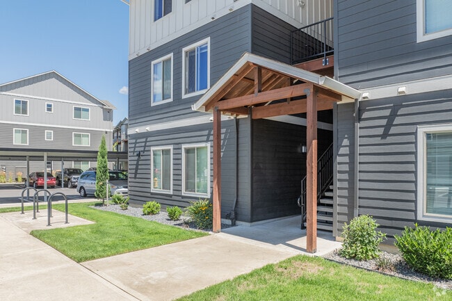 Entrance - Woodburn West