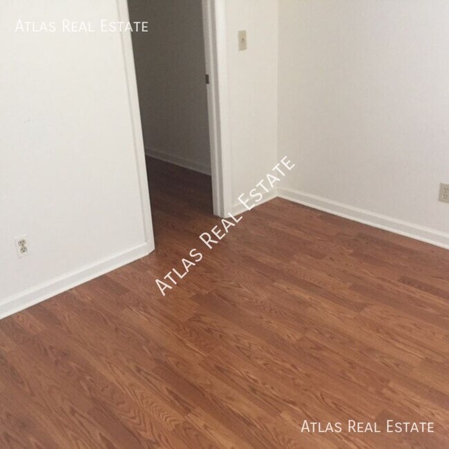 Building Photo - Coming SOON! 2 bed, 1 bath Condo with ATTA...
