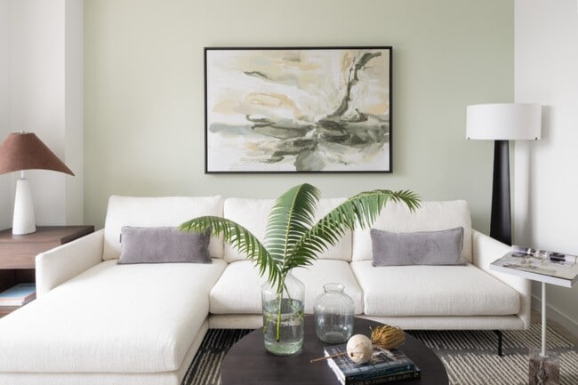 Building Photo - Avara