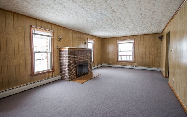 Building Photo - 115 Mill St