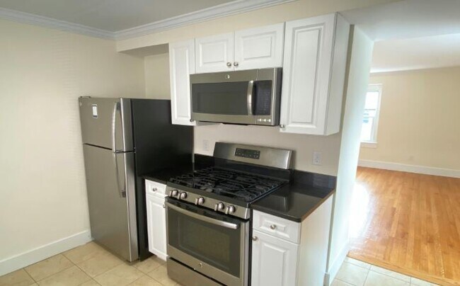 Building Photo - 45 Langdon St