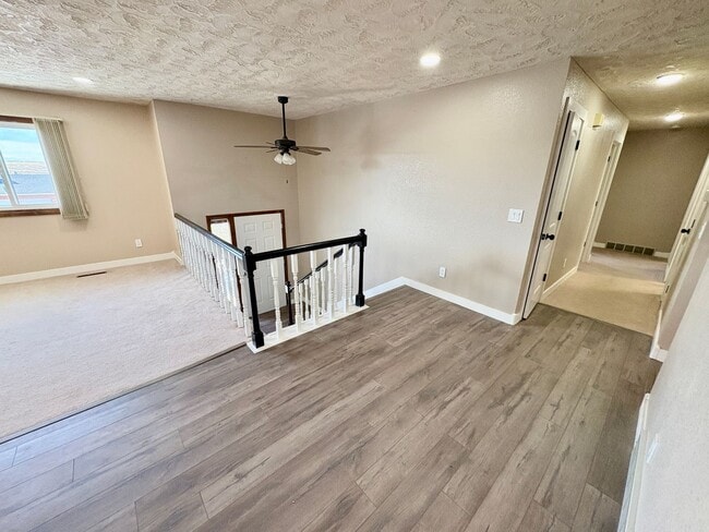 Foto del edificio - Large 3 bedroom house in the Heights! (Items will be removed)