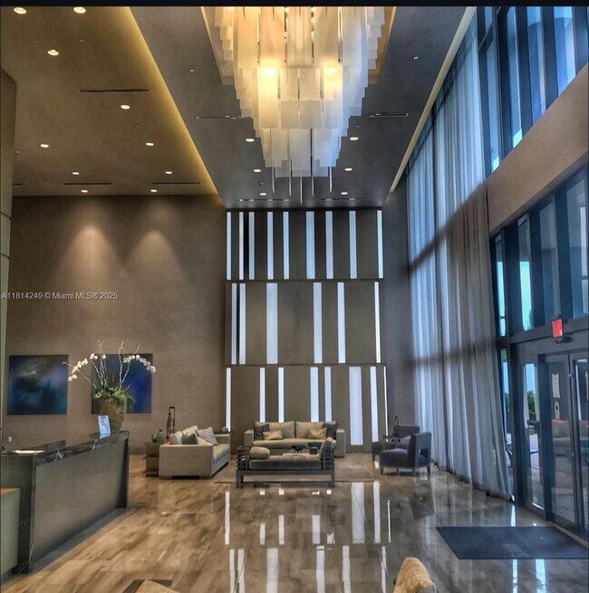 Foto del edificio - 5300 Paseo Blvd