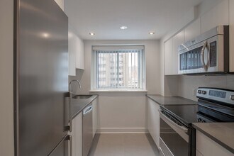 Building Photo - 3435 Rue Drummond